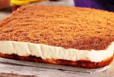 Skanus tortas su pieniniu kremu